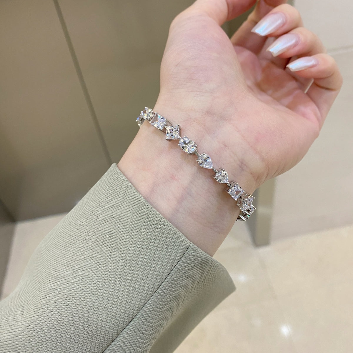[Aurora]Unique Exquisite Multi Cut Daily Bracelet