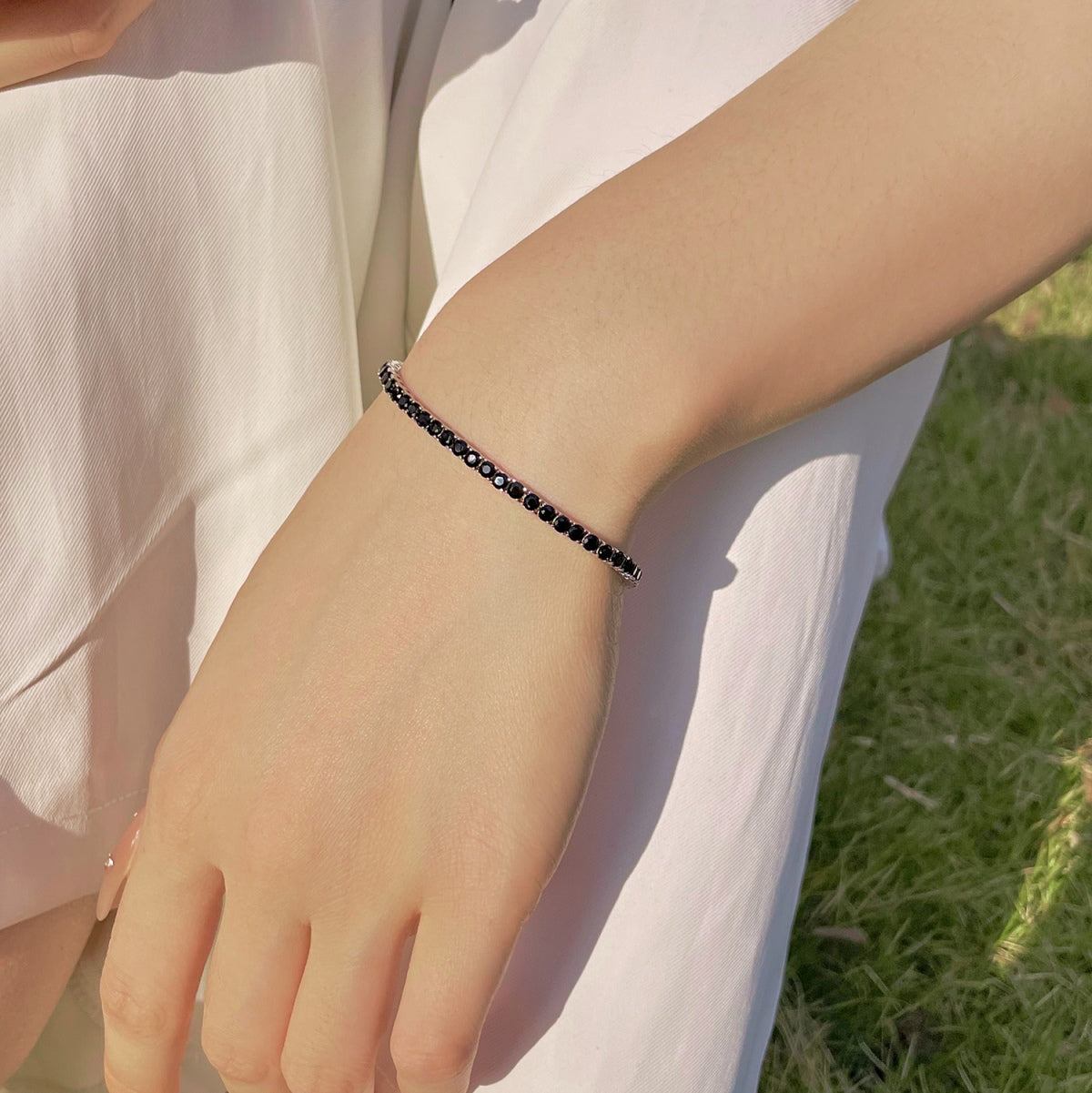 [AURORA] Strahlend buntes Party-Armband im Rundschliff