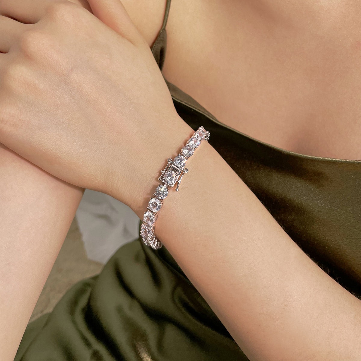 [Aurora]0.75 Carat Dazzling Round Cut Wedding Bracelet