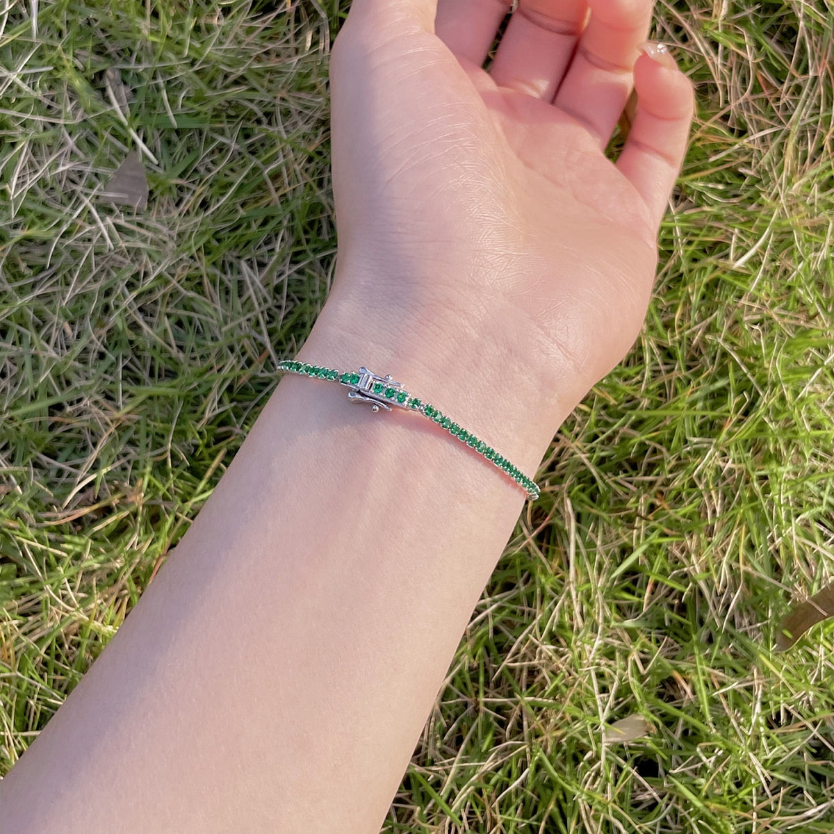 [AURORA] Strahlend buntes Party-Armband im Rundschliff