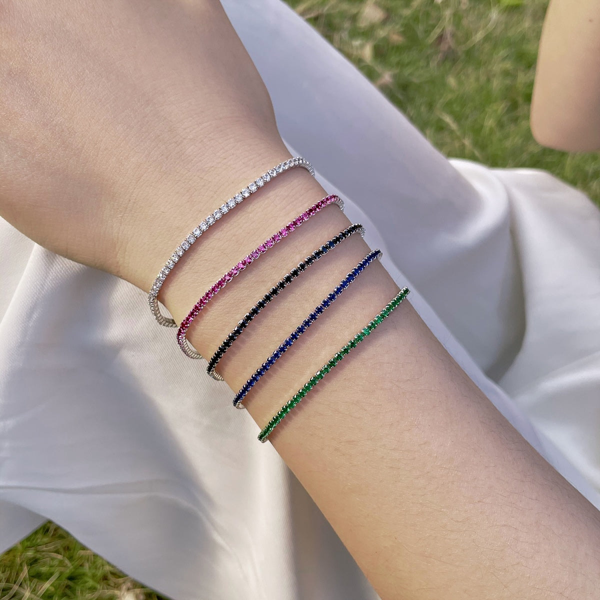 [AURORA] Strahlend buntes Party-Armband im Rundschliff