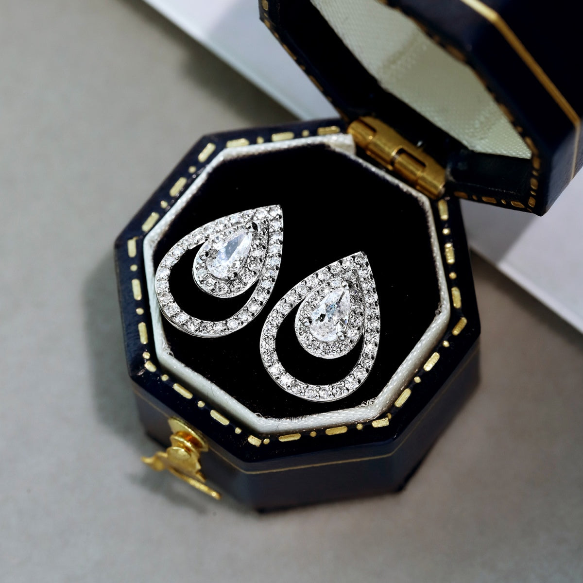 [AURORA]Sparkling Delicate Water Drop Shape Daily Earrings