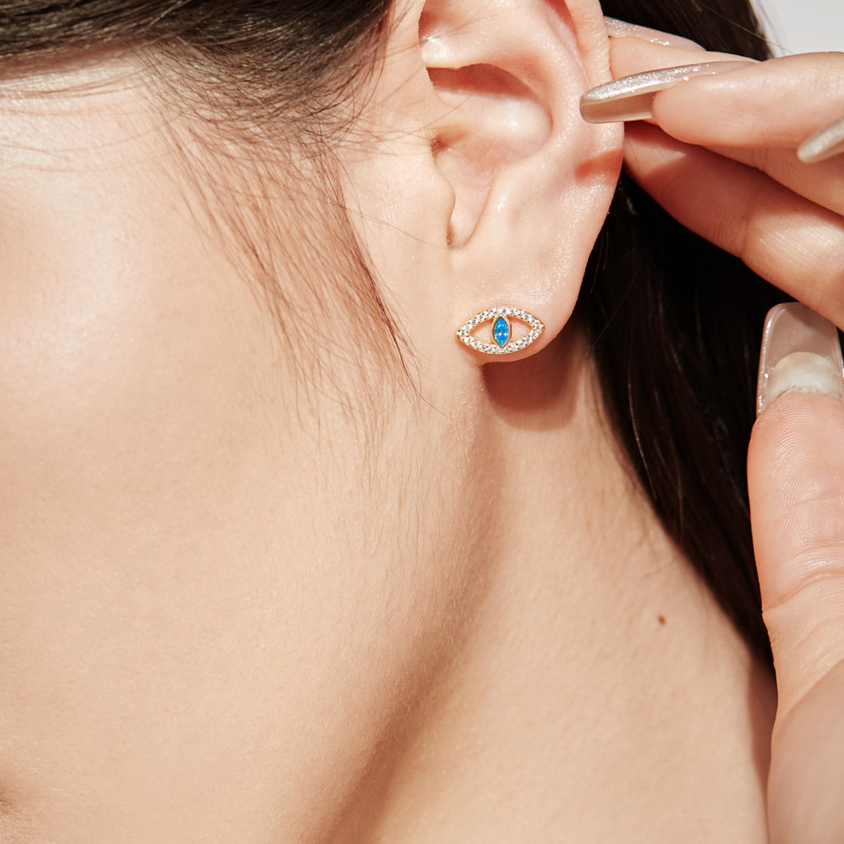 [Aurora]Blue Devil Eyes Hollow Stud Earrings