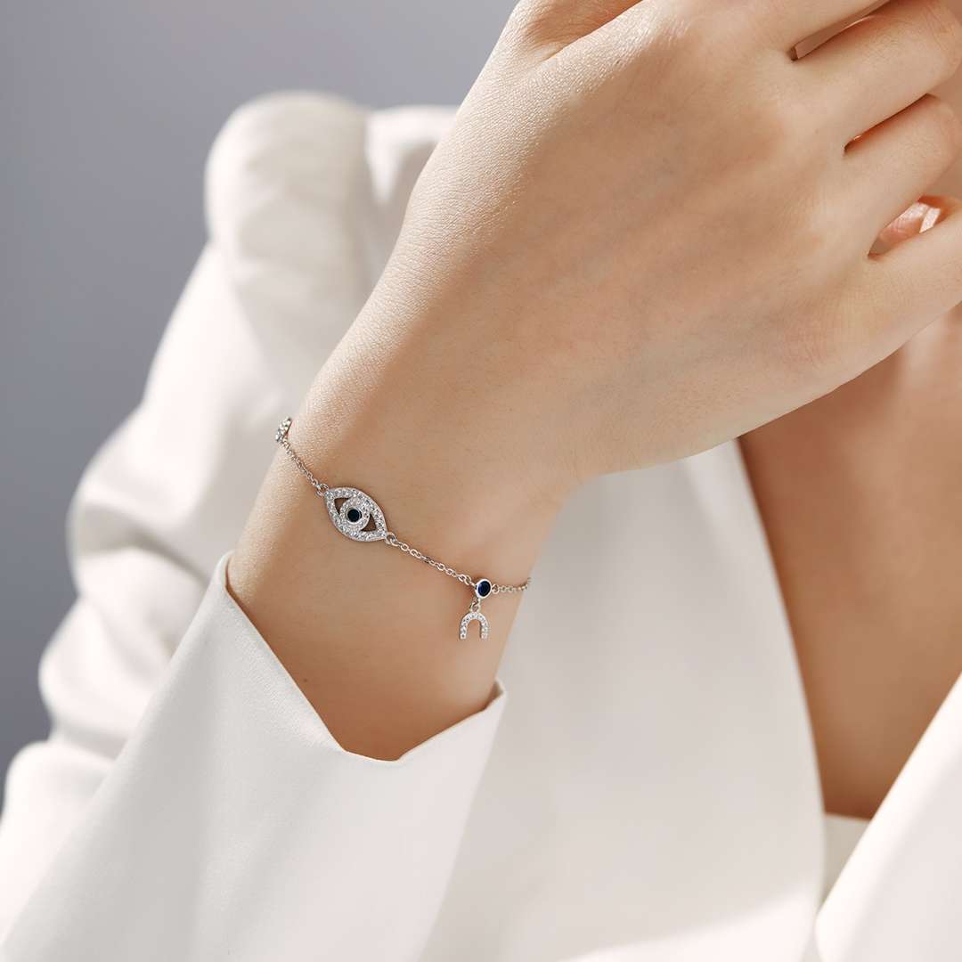 [Aurora]Dainty Eye Shape Necklace