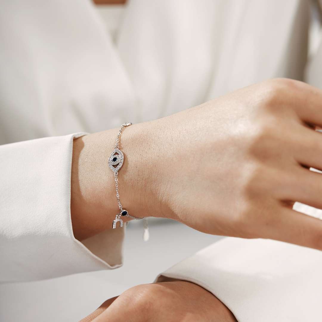[Aurora]Dainty Eye Shape Necklace