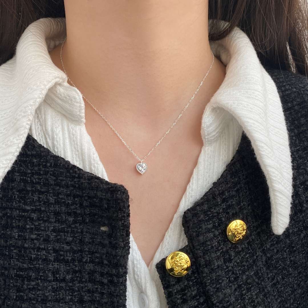 [Aurora]Ornate Heart Shape Necklace