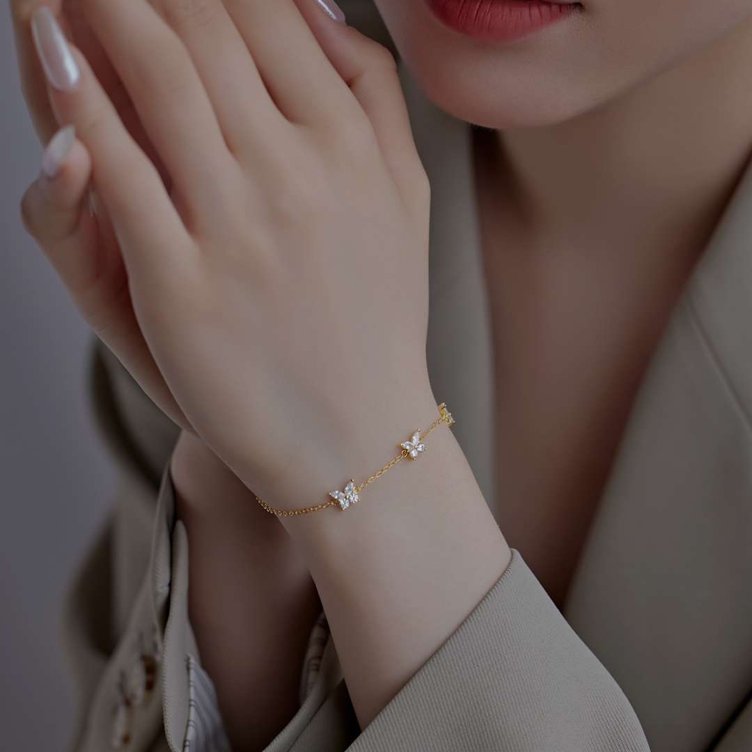 [Aurora]Radiant Butterfly Shape Necklace