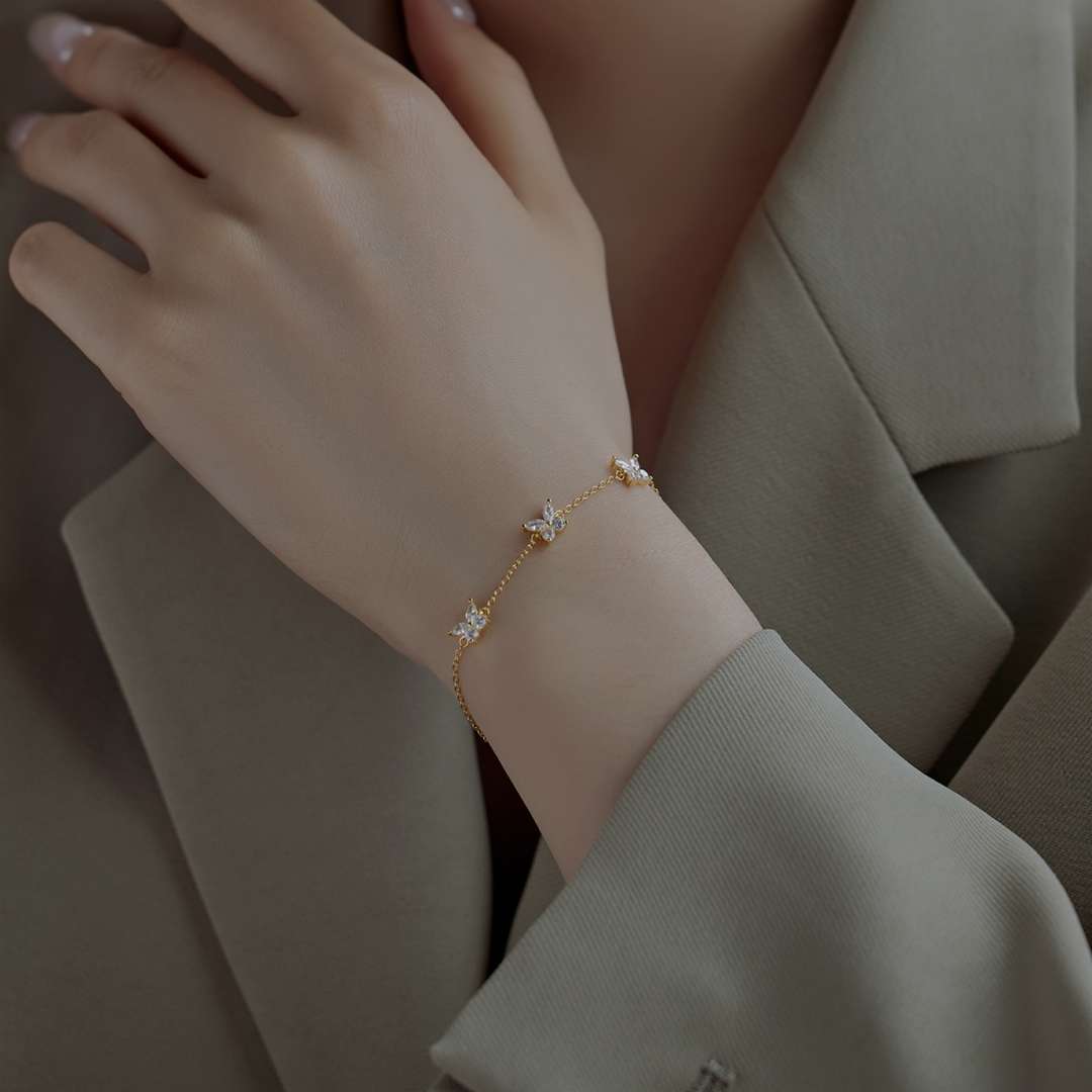 [Aurora]Radiant Butterfly Shape Necklace