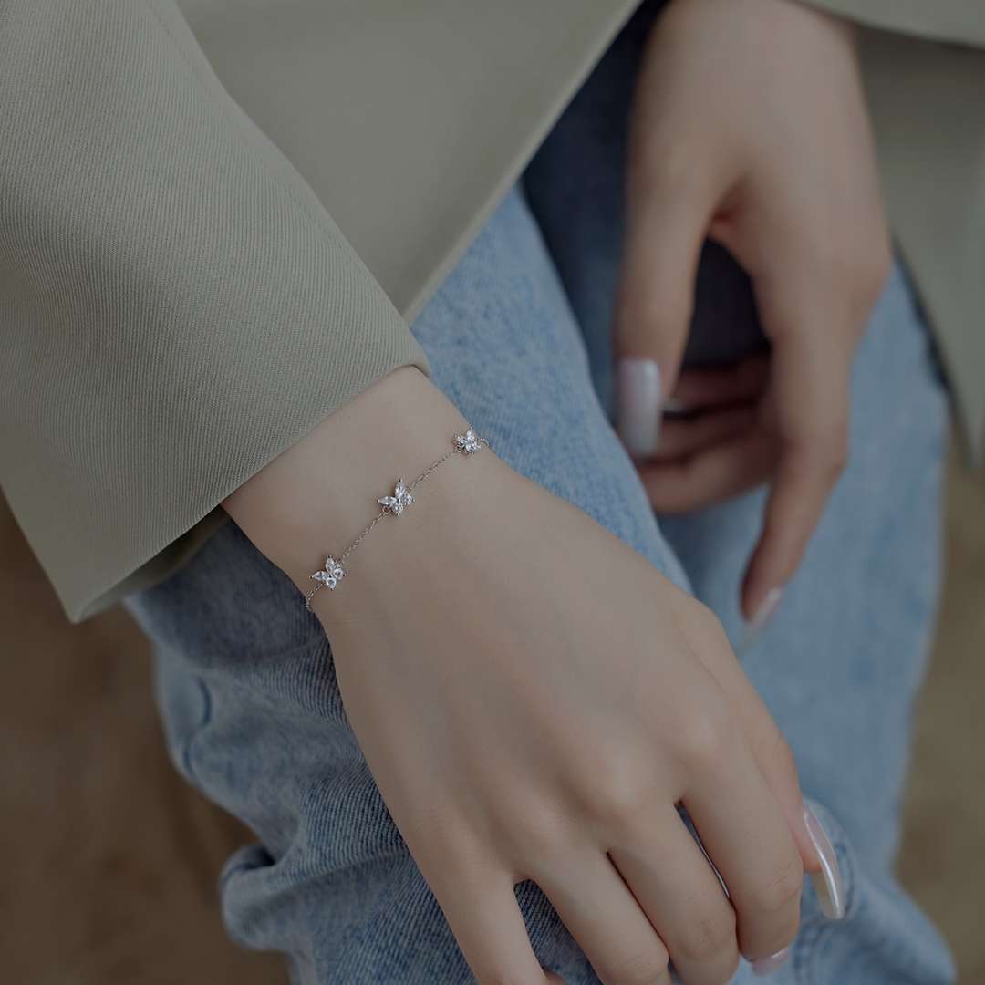 [Aurora]Radiant Butterfly Shape Necklace