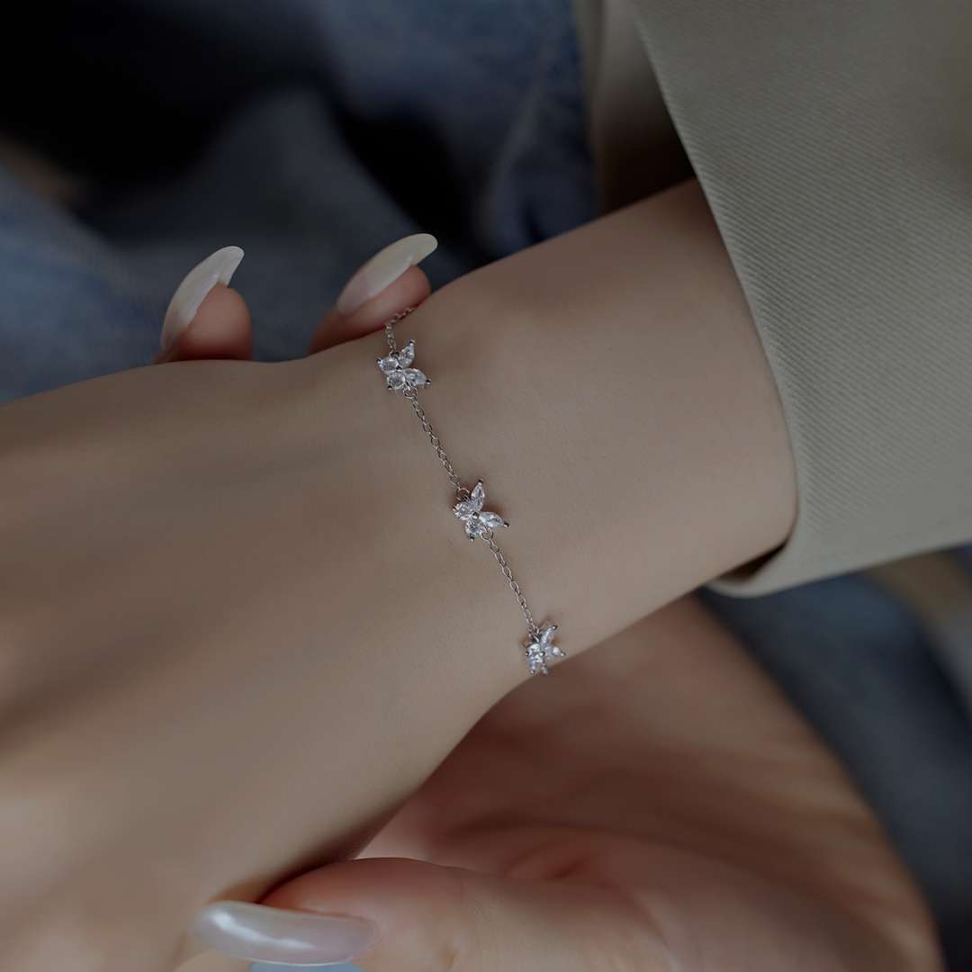 [Aurora]Radiant Butterfly Shape Necklace