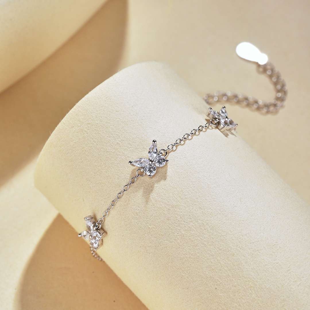 [Aurora]Radiant Butterfly Shape Necklace