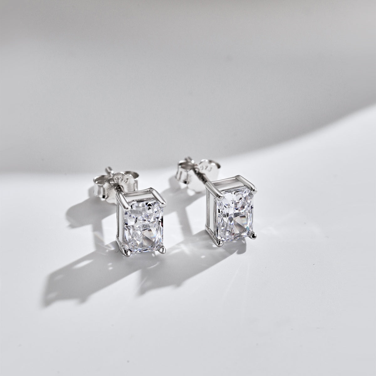 [AURORA]Radiant Luxurious Princess Cut Daily Earrings