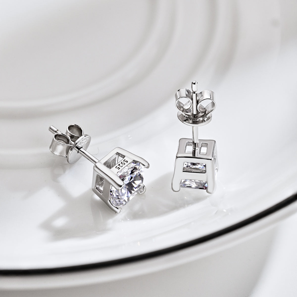 [Aurora]1.0 Carat Radiant Princess Cut Wedding Earrings