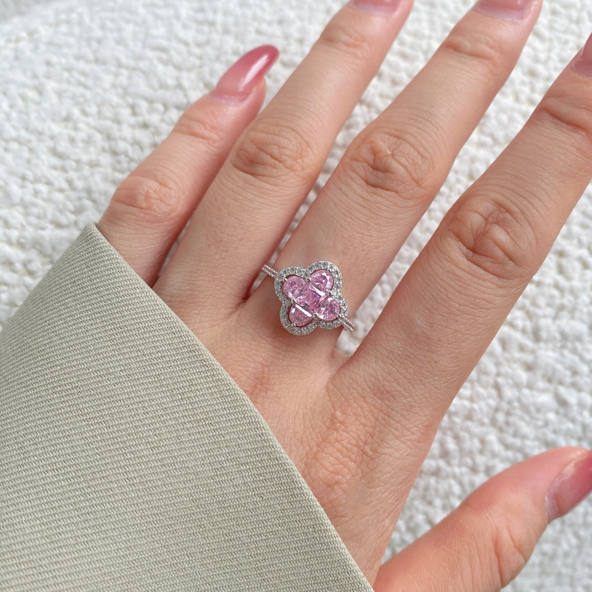 [AURORA]Luxuriöser Bankettring in Blumenform