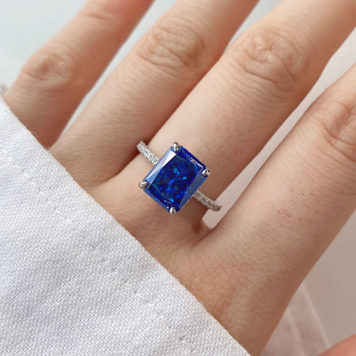 [Aurora]4.0 Carat Luxurious Engagement Ring