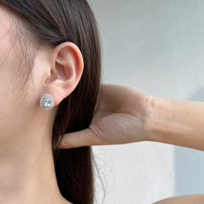 [AURORA]繊細でゴージャスなペアカットのデイリーピアス