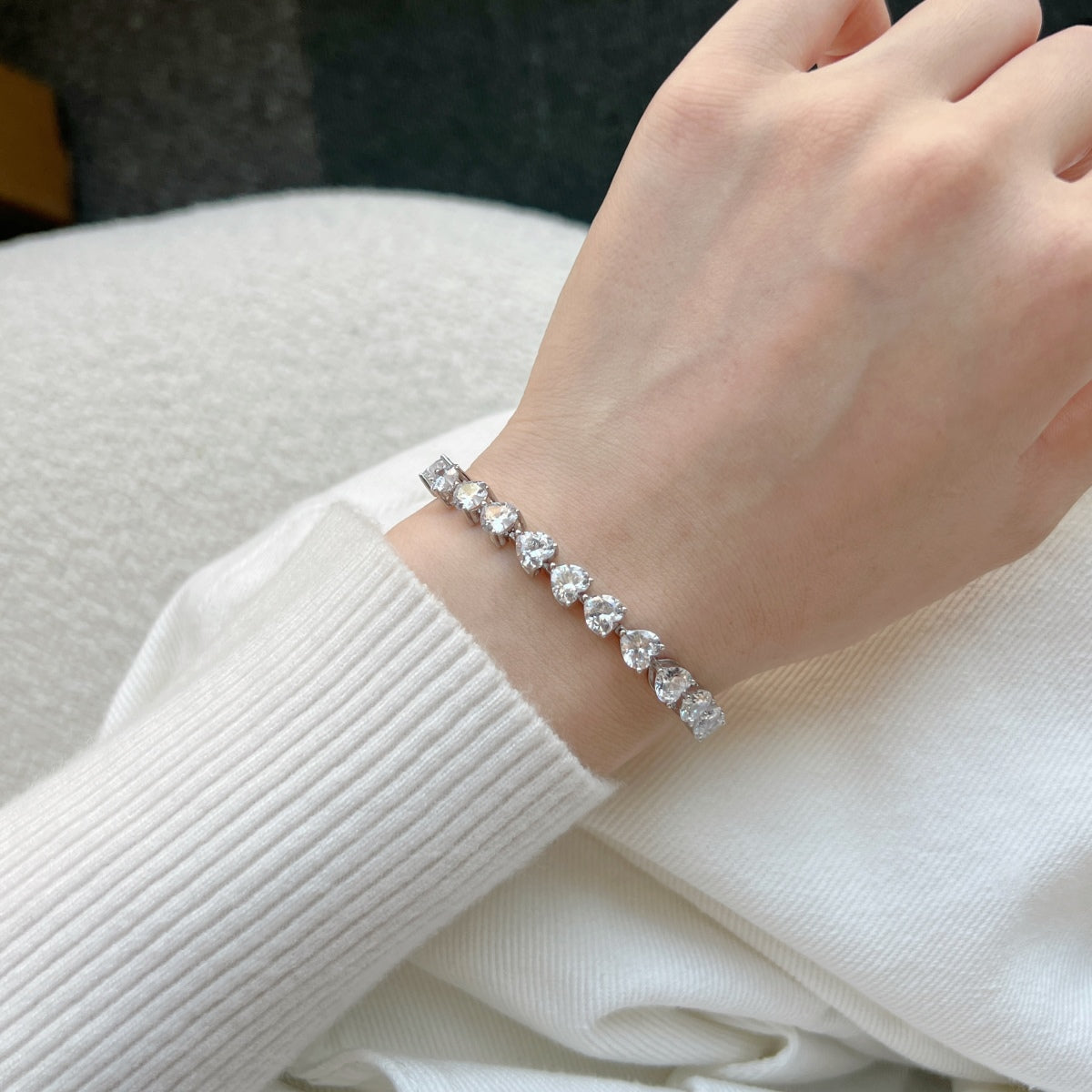 [AURORA]0,75 Karat Elegantes romantisches Herzform-Liebhaberarmband