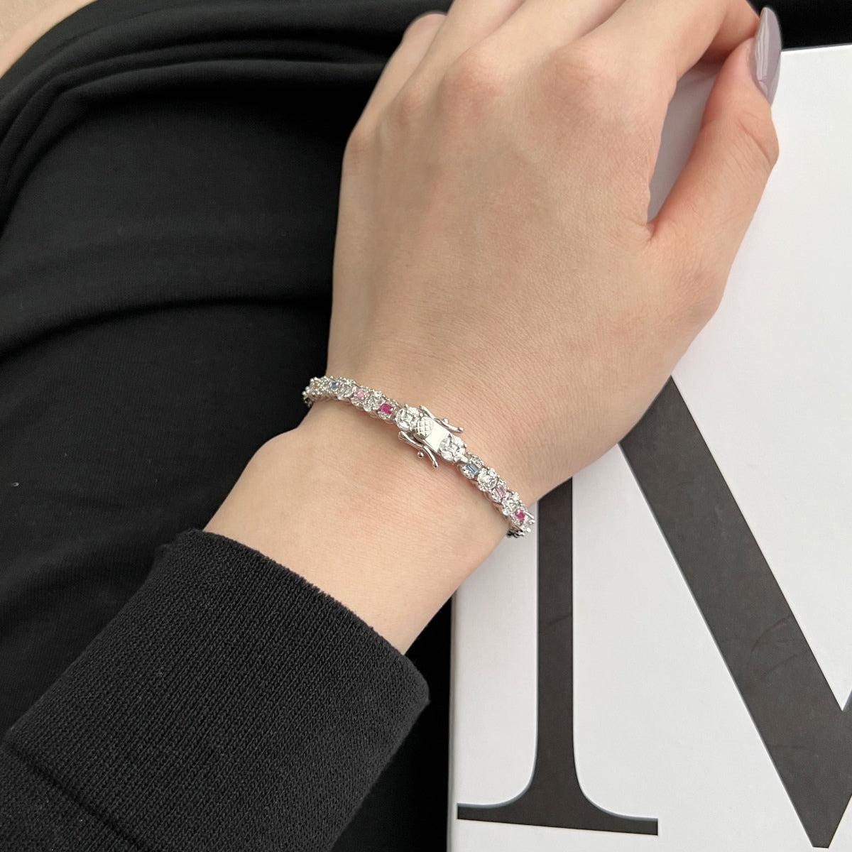 [Aurora]Dazzling Radiant Multi Cut Daily Bracelet