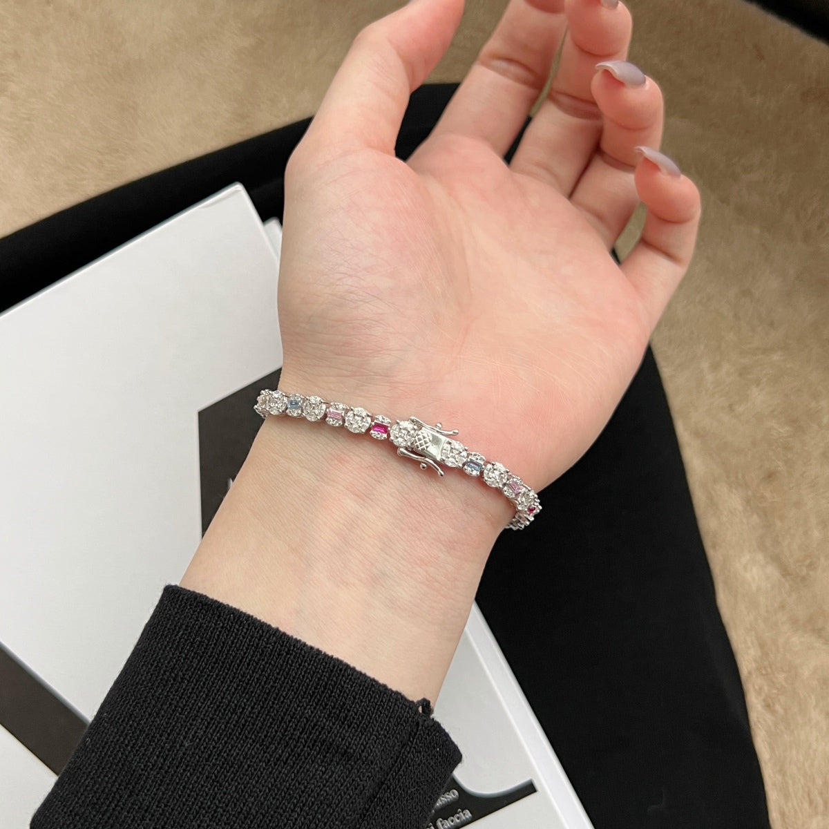 [Aurora]Dazzling Radiant Multi Cut Daily Bracelet
