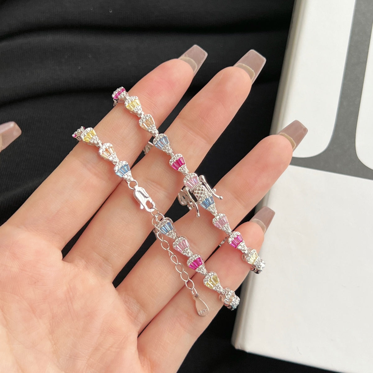 [AURORA] Strahlendes Wassertropfen-Armband für den Alltag