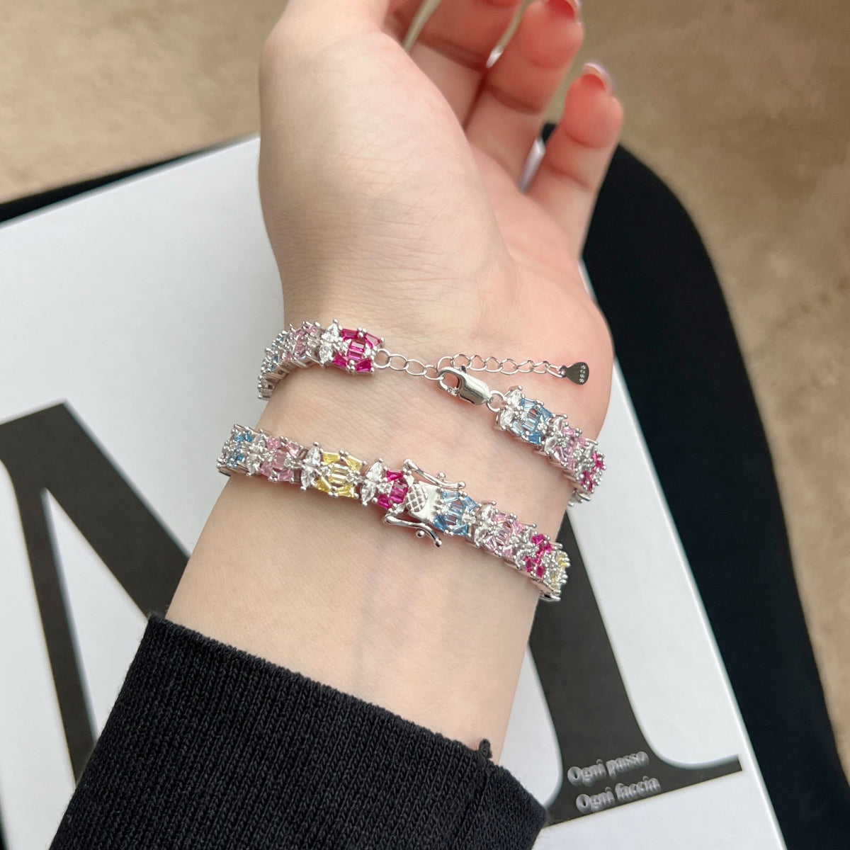 [AURORA] Zartes buntes Partyarmband mit mehreren Schnitten