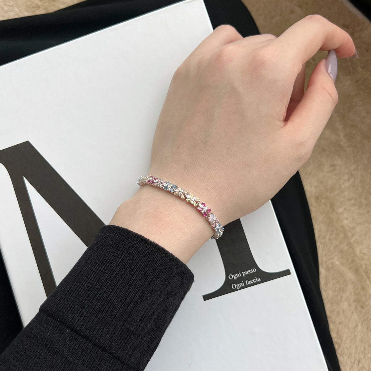 [AURORA] Strahlend buntes Party-Armband im Smaragdschliff