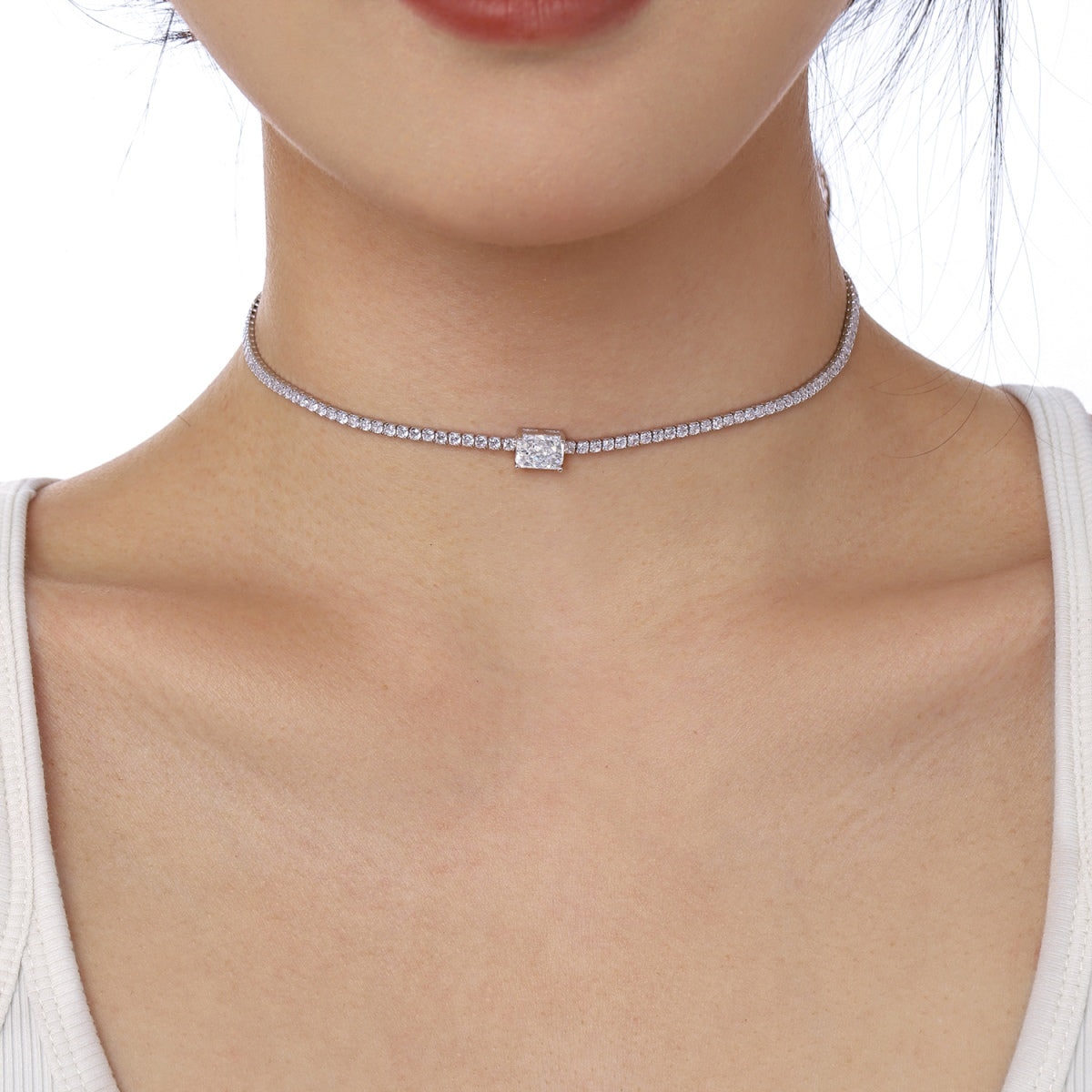 [Aurora]2.0 carat Ornate Emerald Cut Necklace