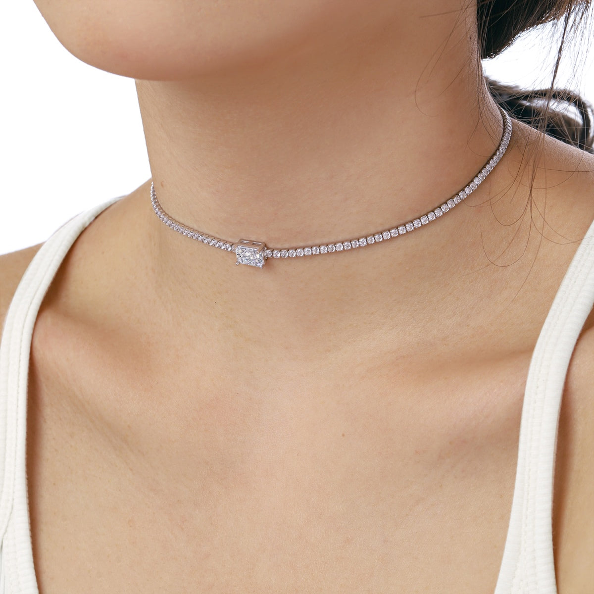 [Aurora]2.0 carat Ornate Emerald Cut Necklace
