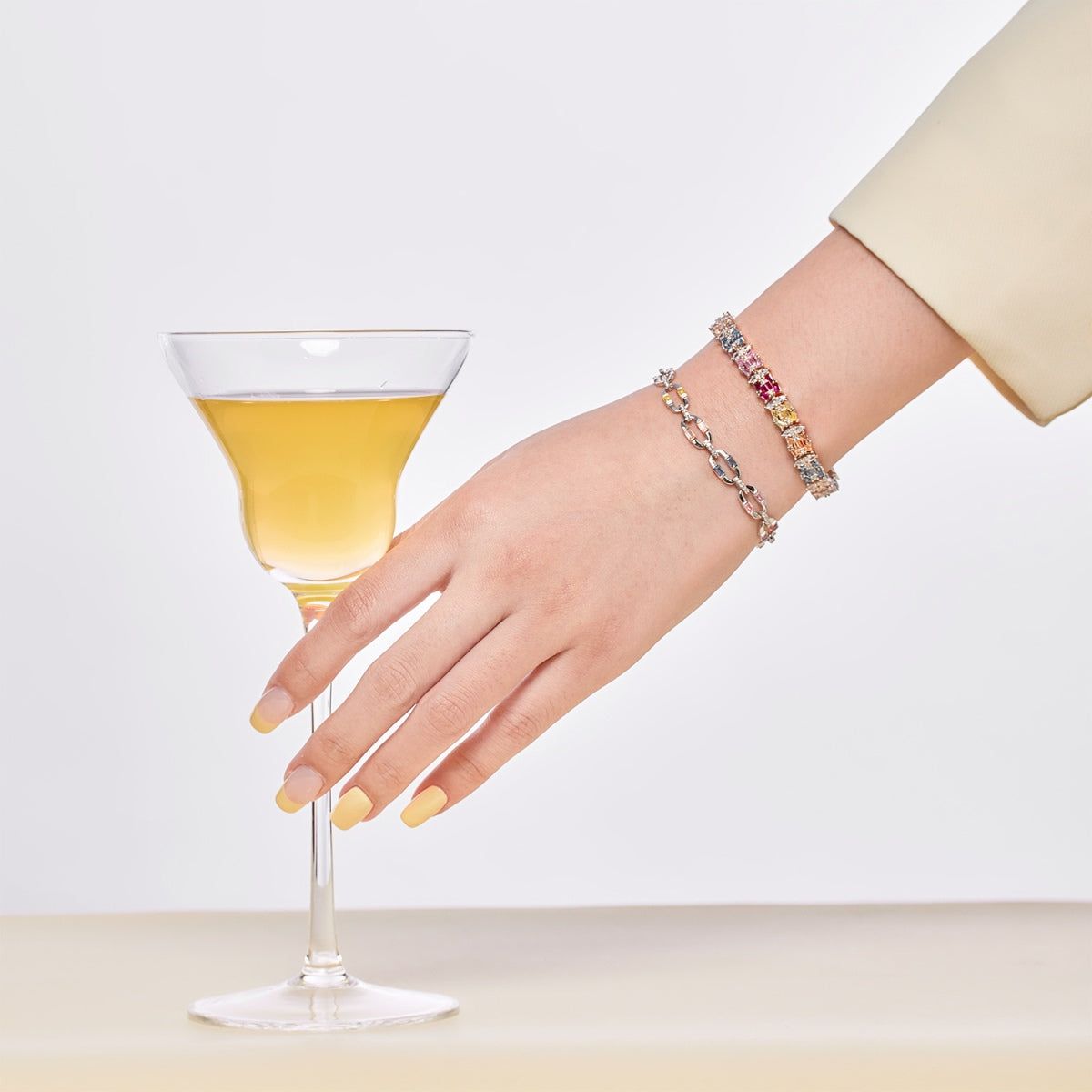 [AURORA] Zartes buntes Partyarmband mit mehreren Schnitten