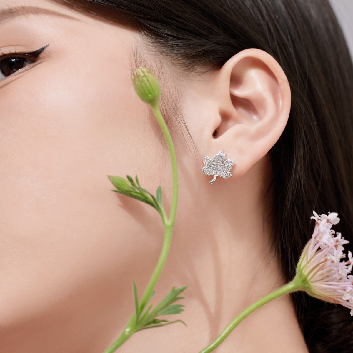 [Aurora]Exquisite Maple Leaf Design Earrings