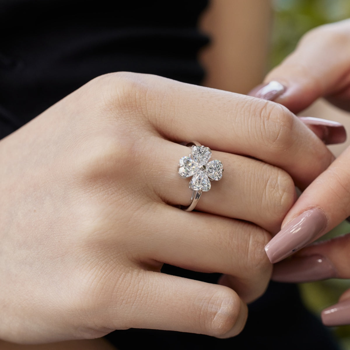 [Aurora]Heart-shaped Four-Leaf Clover Ball Ring