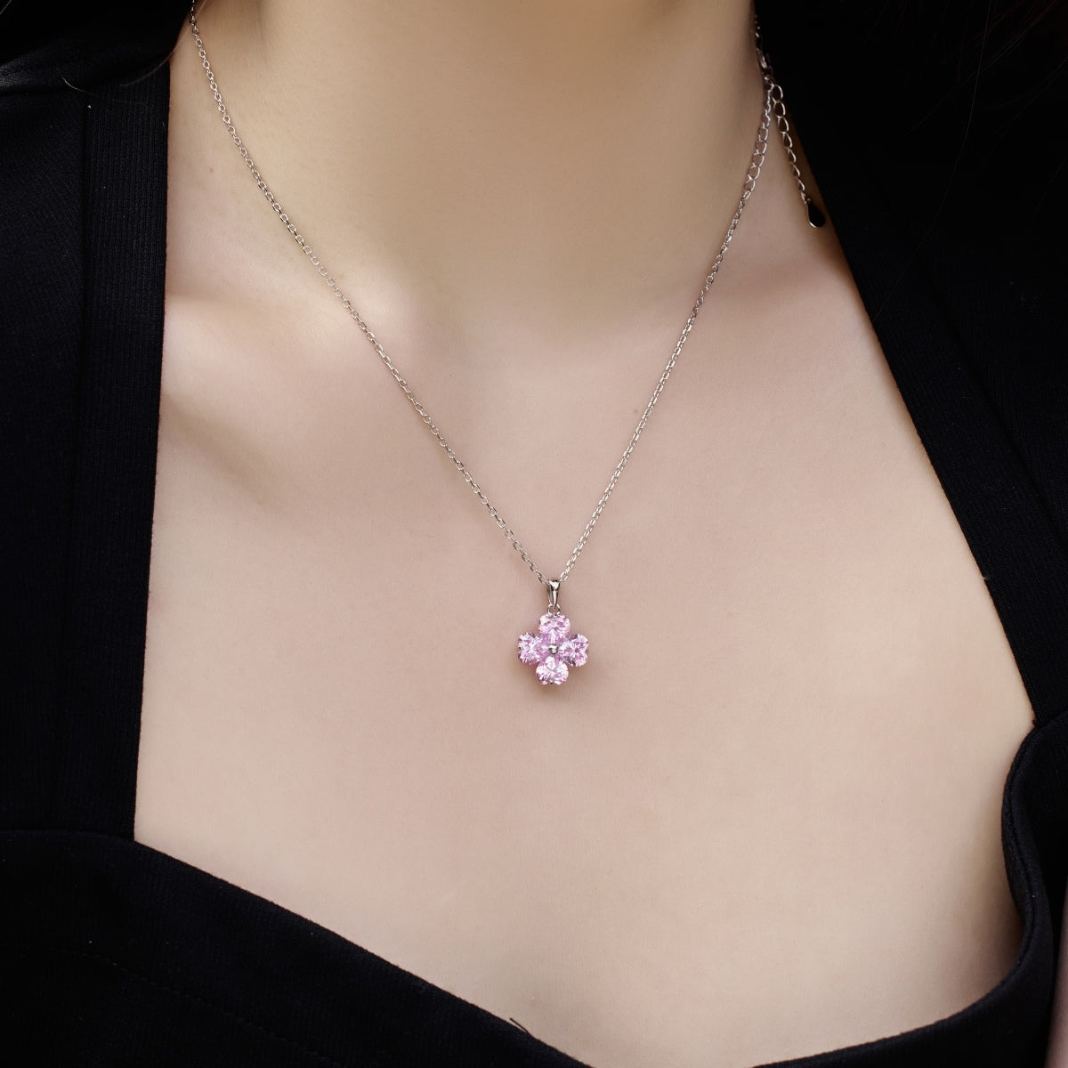 [Aurora]Heart-Shaped Four-Leaf Clover Bead Necklace