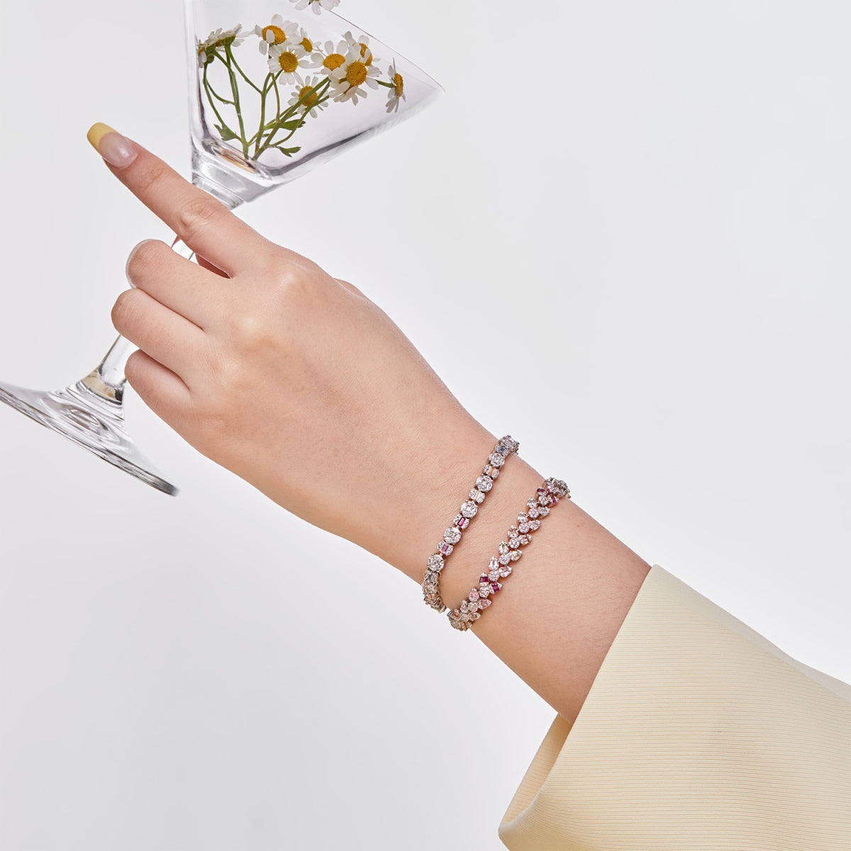 [Aurora]Dazzling Radiant Multi Cut Daily Bracelet
