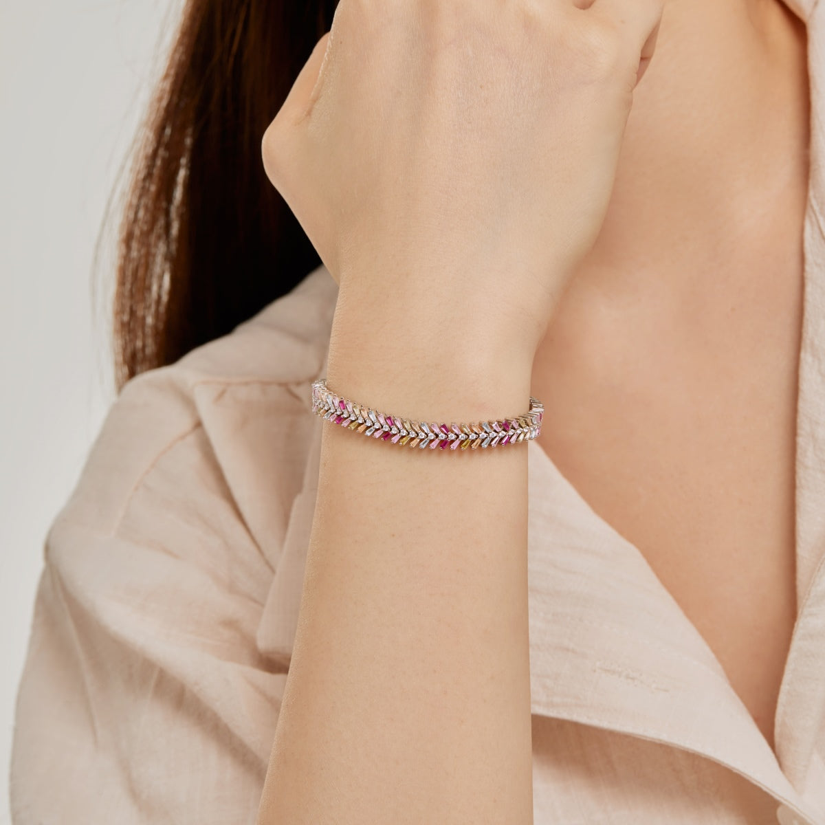 [AURORA]Zierliches strahlendes Smaragdschliff-Tagesarmband