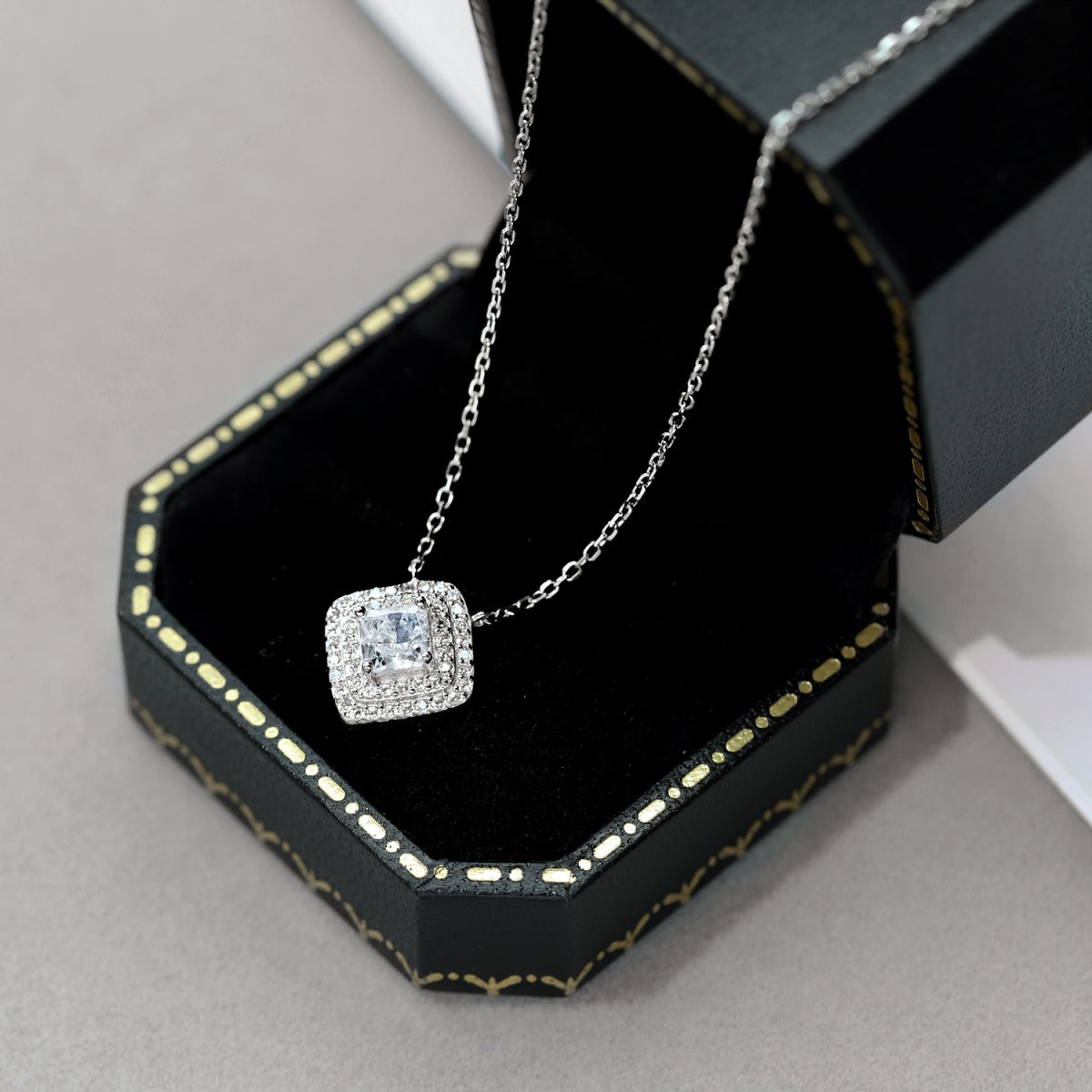 [Aurora]Sparkling Asscher Cut Necklace