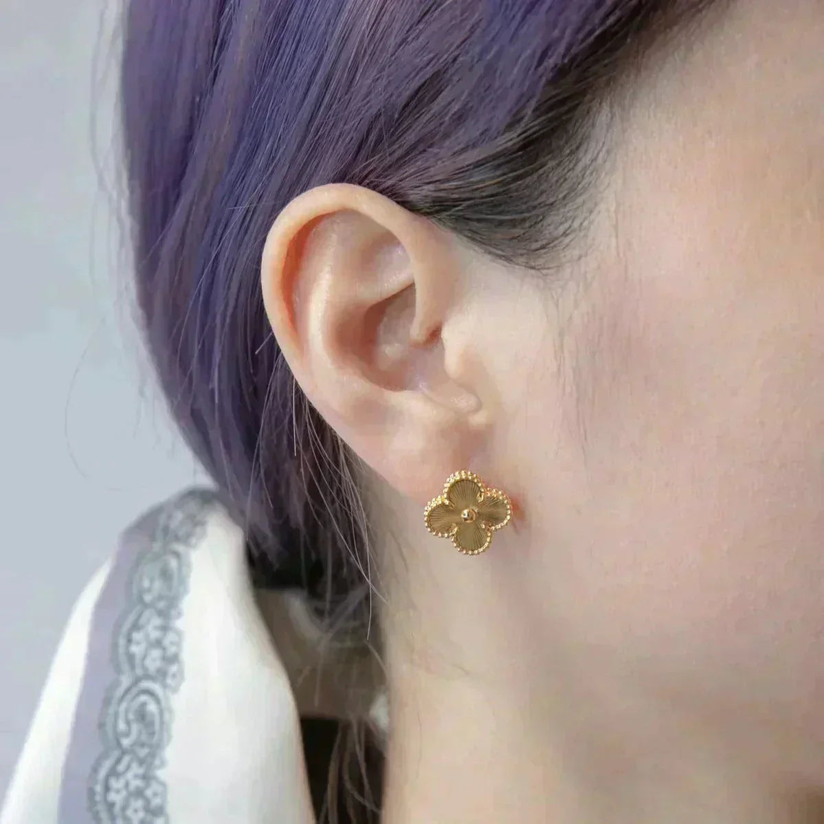 [Aurora]CLOVER MEDIUM 1 MOTIFS LASER EARRINGS