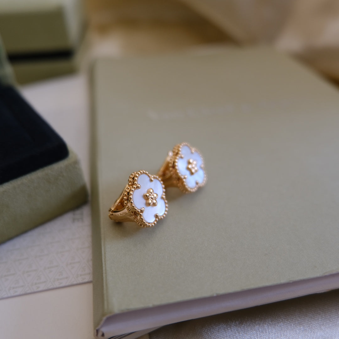 [Aurora]LUCKY PINK GOLD WHITE MOP EARRINGS