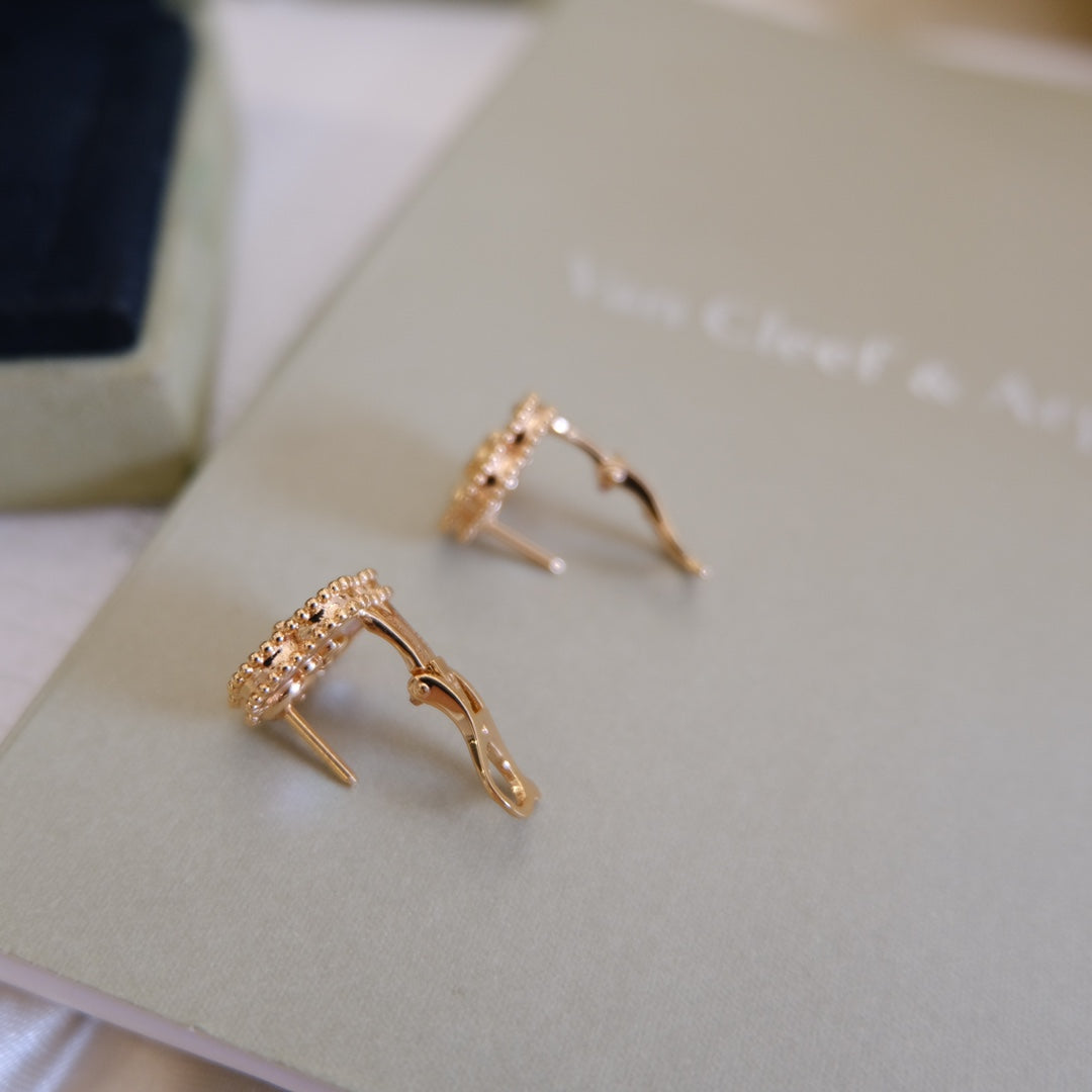 [Aurora]LUCKY PINK GOLD WHITE MOP EARRINGS
