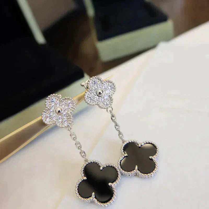 [Aurora]CLOVER 2 MOTIFS  DIAMOND ONYX EARRINGS SILVER