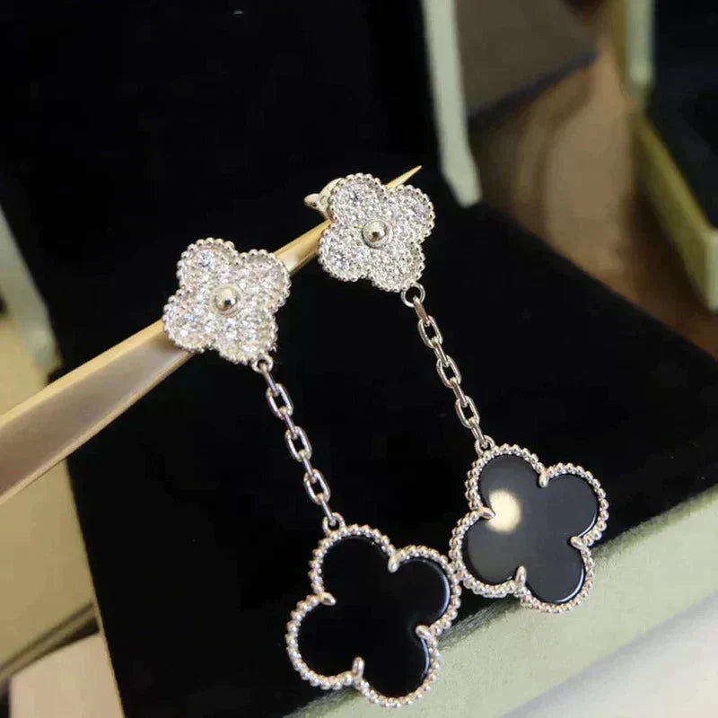 [Aurora]CLOVER 2 MOTIFS  DIAMOND ONYX EARRINGS SILVER