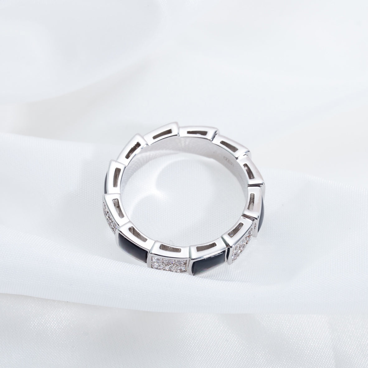 [AURORA]セルペンティリング シルバー ダイヤモンド ブラック モップ 4mm