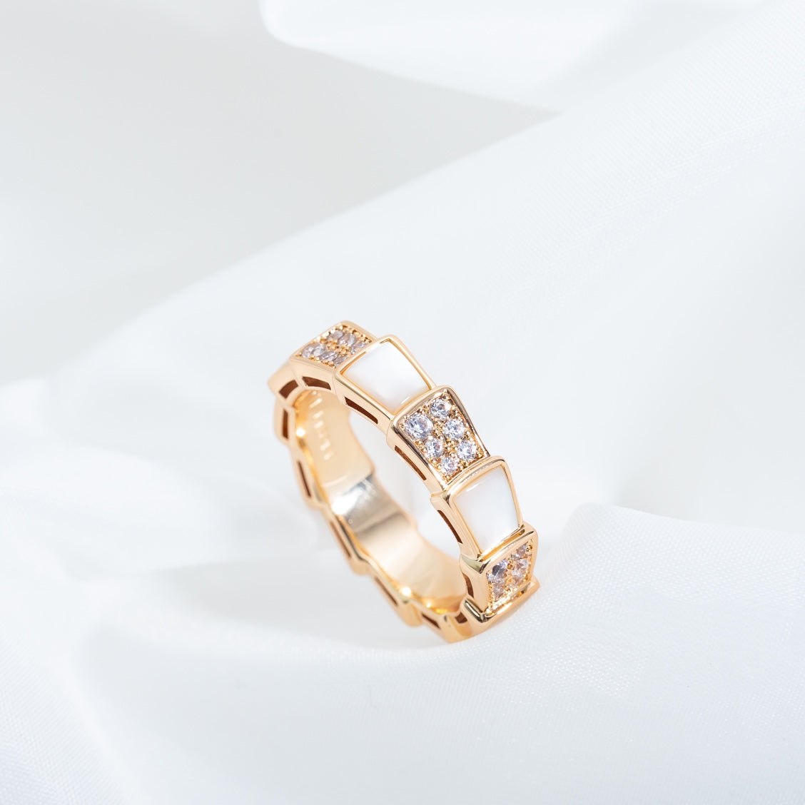 [AURORA]SERPENTI RING ROTGOLD MIT DIAMANTEN 4MM