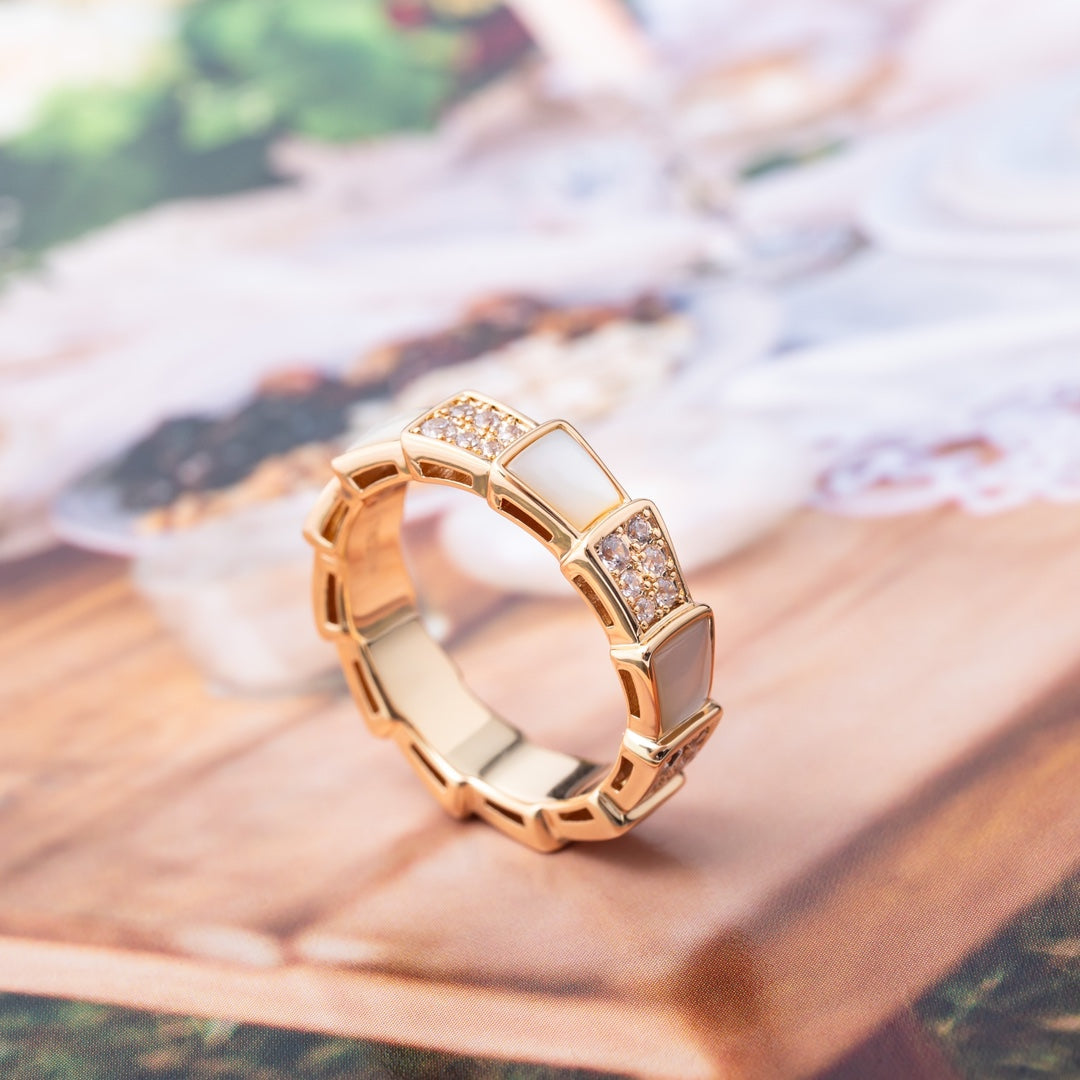 [AURORA]SERPENTI RING ROTGOLD MIT DIAMANTEN 4MM
