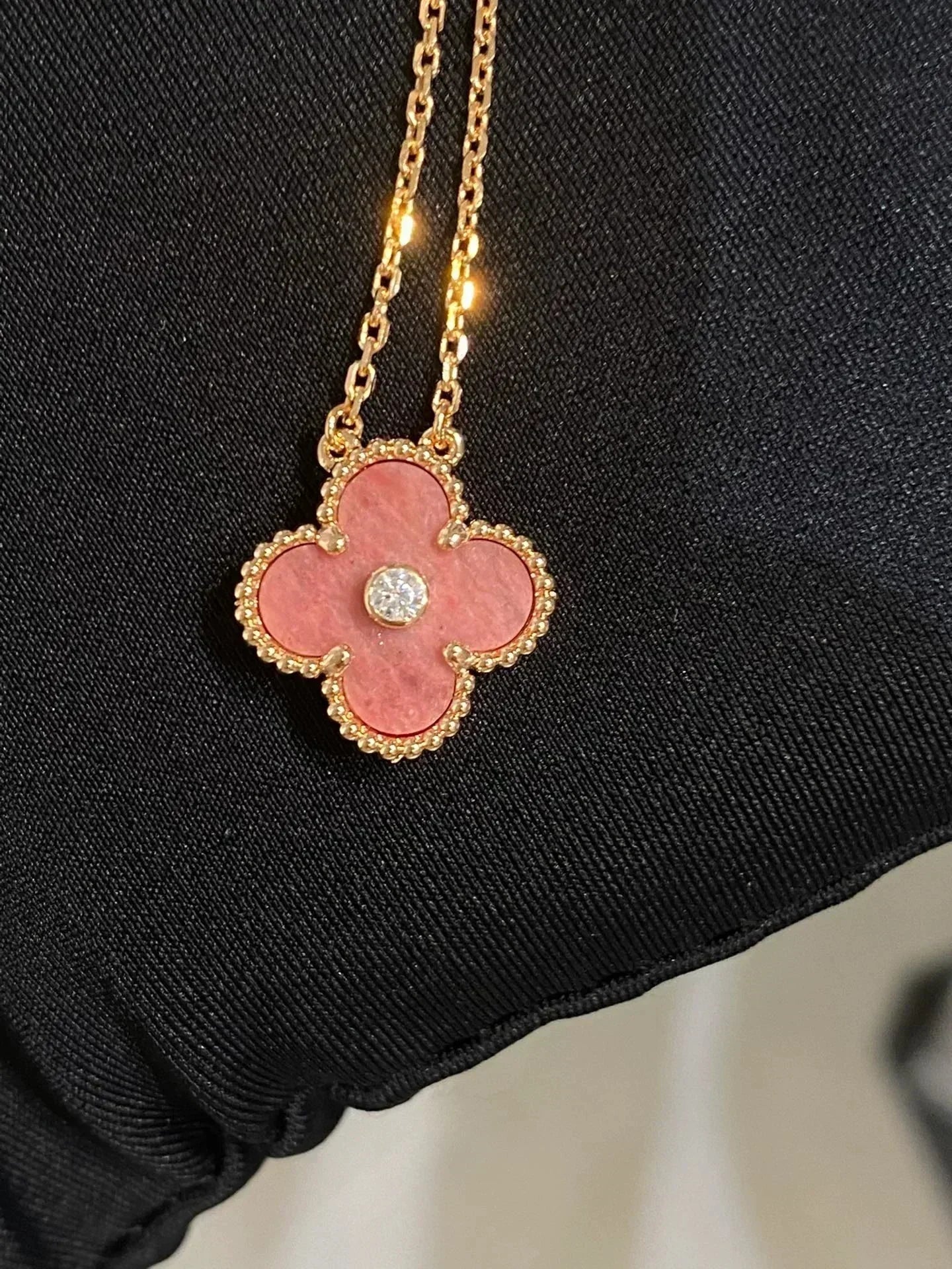 [Aurora]CLOVER 15MM DIAMOND RHODONITE NECKLACE