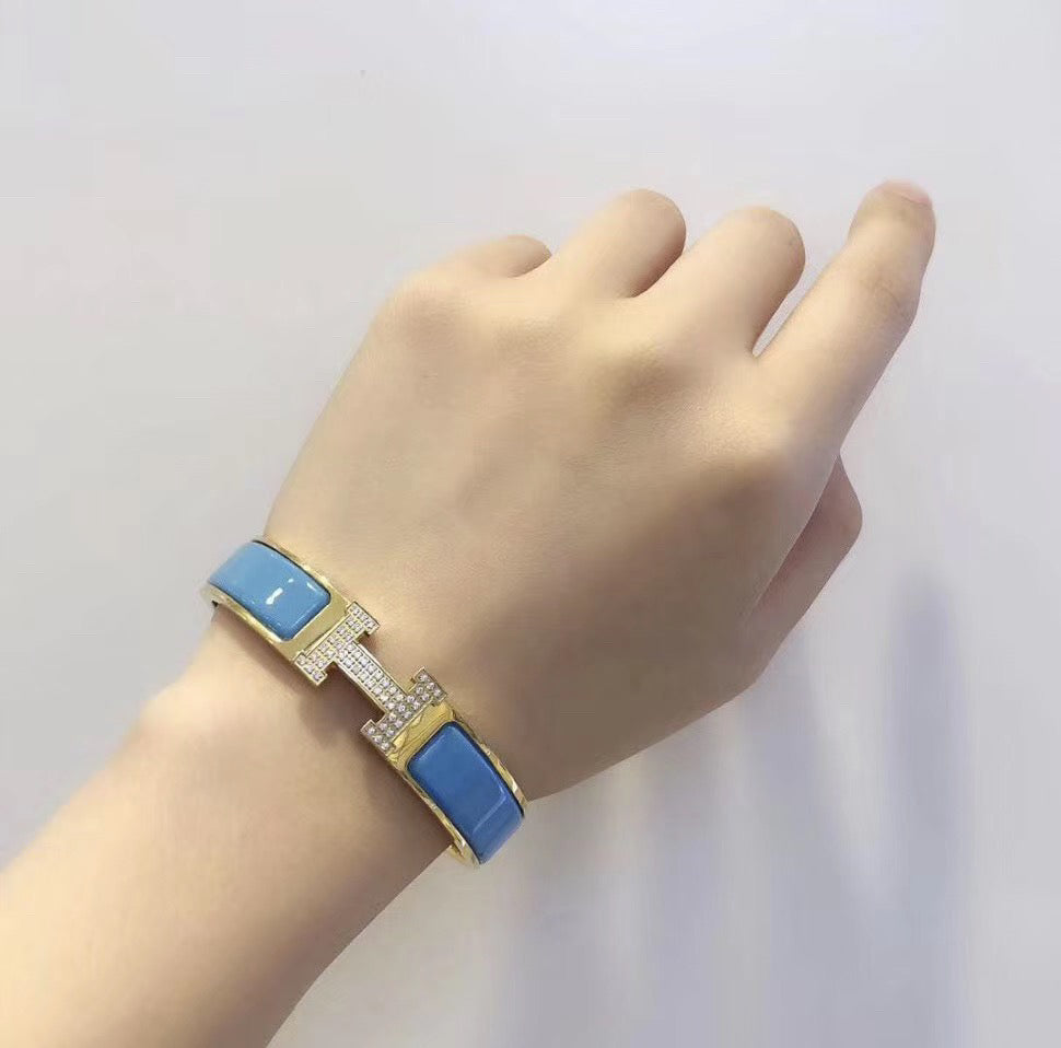 [AURORA]H CLOUD BLUE ARMBAND GOLD DIAMANT