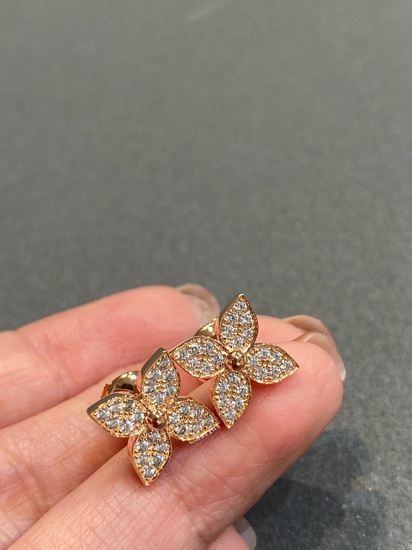[Aurora]STAR DIAMOND EARRINGS