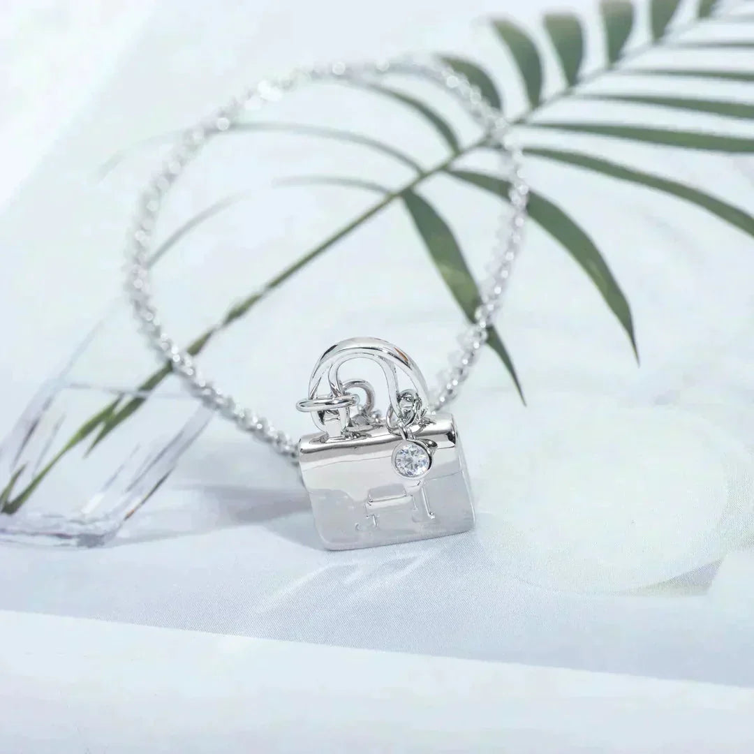 [Aurora]AMULETTE PEDANT SILVER NECKLACE