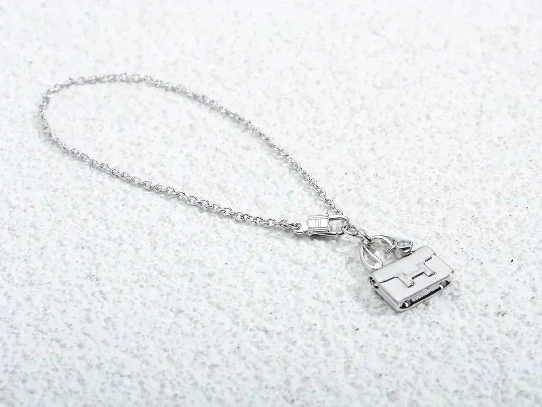 [Aurora]AMULETTE PEDANT SILVER NECKLACE