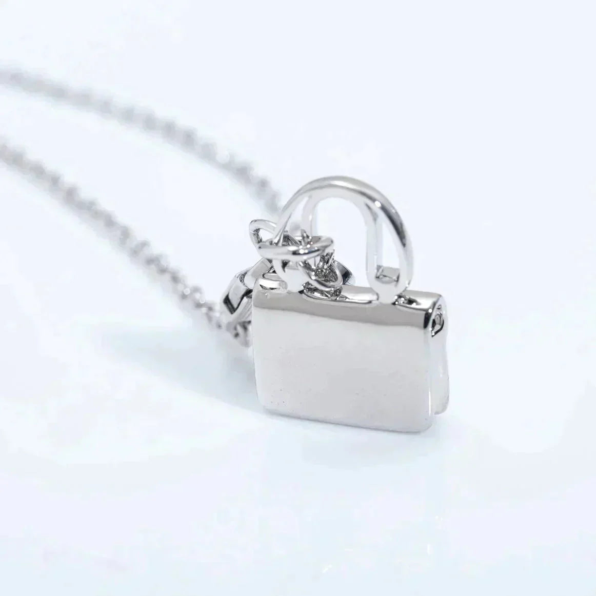 [Aurora]AMULETTE PEDANT SILVER NECKLACE
