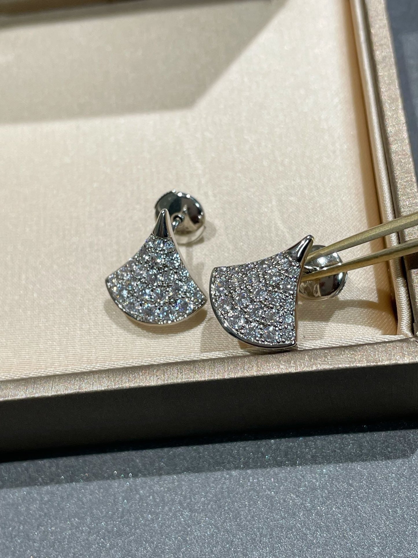 [AURORA]DREAM OHRSTECKER DIAMANT